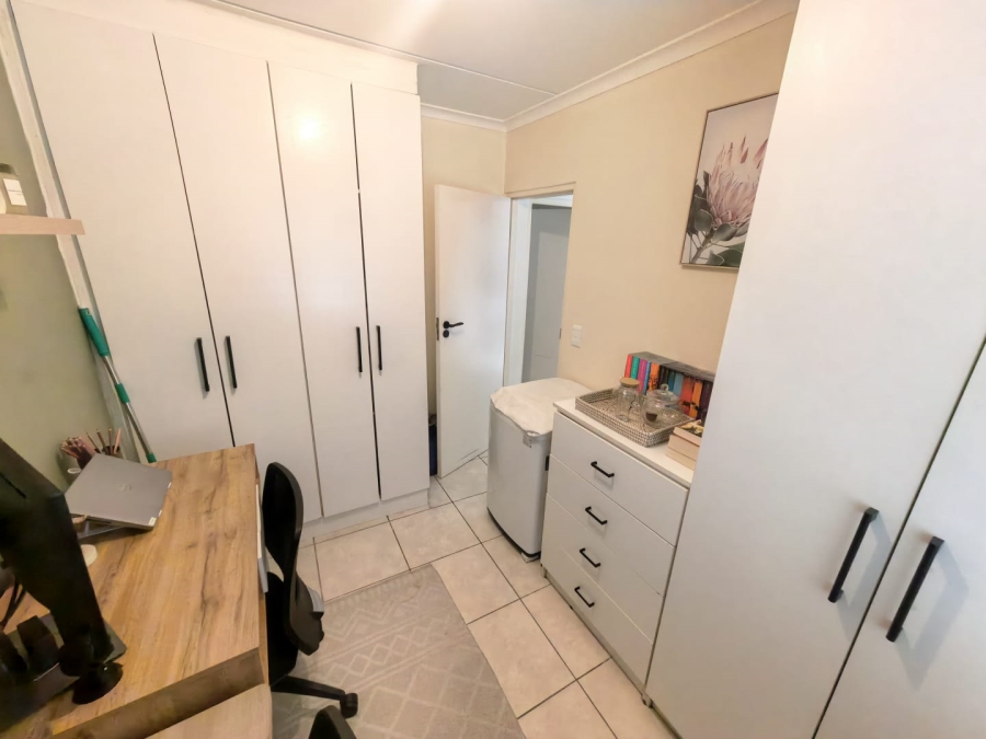 2 Bedroom Property for Sale in Grassy Park Western Cape
